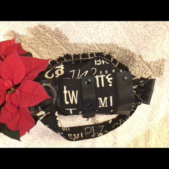 🎁Black and White Satchel Bag🎁 - Picture 7 of 10